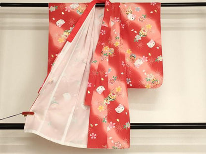平和屋着物[]七五三　女の子　３歳　祝着　三つ身　被布セット　ハローキティ　鈴　桜　暈し染め　金彩　AABI2700ja