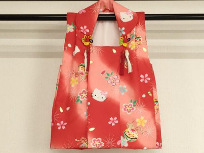 平和屋着物[]七五三　女の子　３歳　祝着　三つ身　被布セット　ハローキティ　鈴　桜　暈し染め　金彩　AABI2700ja