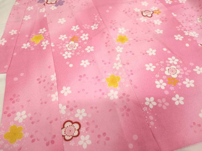 平和屋着物[]七五三　女の子　３歳　祝着　三つ身　被布セット　舞梅文　暈し染め　金彩　洗える着物　AABI2706ja