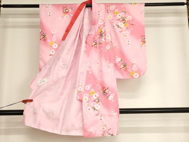 平和屋着物[]七五三　女の子　３歳　祝着　三つ身　被布セット　鈴　舞桜文　暈し染め　金彩　AABI2707ja