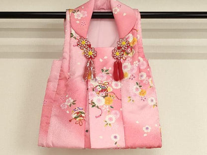 平和屋着物[]七五三　女の子　３歳　祝着　三つ身　被布セット　鈴　舞桜文　暈し染め　金彩　AABI2707ja