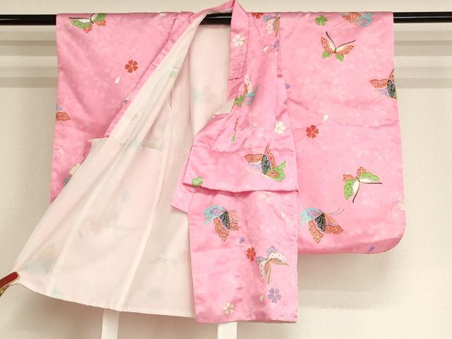 平和屋着物[]七五三　女の子　３歳　祝着　三つ身　被布セット　舞蝶桜文　金彩　AABI2710ja