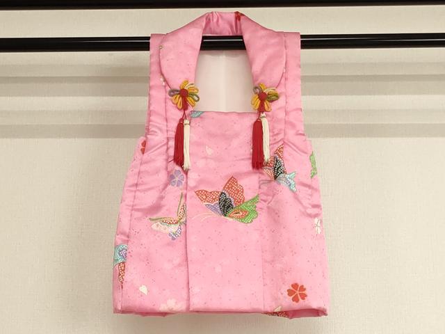 平和屋着物[]七五三　女の子　３歳　祝着　三つ身　被布セット　舞蝶桜文　金彩　AABI2710ja
