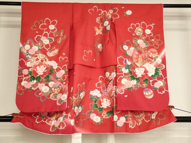 平和屋着物[]七五三　女の子　３歳　祝着　三つ身　花手毬舞蝶文　暈し染め　金彩　洗える着物　AABI2712ja
