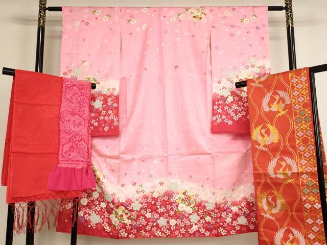 平和屋着物[]七五三　女の子　７歳　祝着　四つ身　袋帯・小物セット　刺繍　舞花文　鈴　暈し染め　金糸　金彩　逸品　AABI2713ja