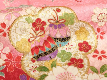 平和屋着物[]七五三　女の子　７歳　祝着　四つ身　袋帯・小物セット　刺繍　舞花文　鈴　暈し染め　金糸　金彩　逸品　AABI2713ja
