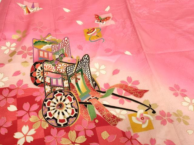平和屋着物[]七五三　女の子　３歳　祝着　三つ身　御所車花文　暈し染め　金彩　AABI2734ja