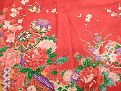 平和屋着物[]七五三　女の子　３歳　祝着　三つ身　手毬花蝶文　金彩　未使用　AABI2747ja