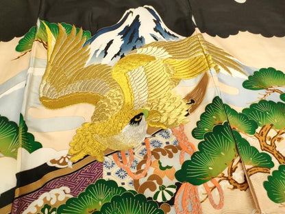 平和屋着物[]お宮参り　男の子　祝着　産着　初着　のしめ　刺繍　鷹　風景松文　金銀糸　金彩　逸品　AABI2775ja
