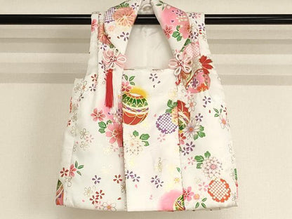 平和屋本店[]七五三　女の子　３歳　祝着　三つ身　長襦袢（単衣）・被布・小物セット　花手毬文　暈し染め 金彩 箱付き 未使用 AABI2818ja