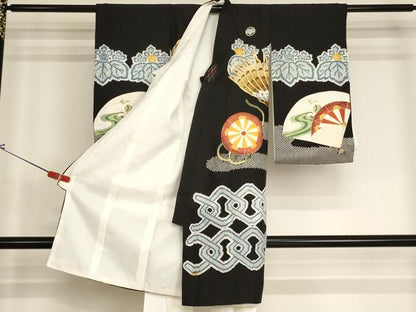 平和屋着物[]お宮参り 男の子 祝着 産着 初着 のしめ 駒刺繍 鷹 舞扇文 金彩 逸品 AABI2870ja