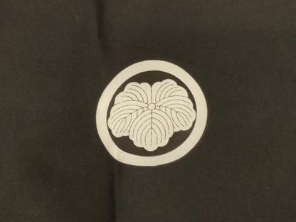 平和屋着物[]お宮参り 男の子 祝着 産着 初着 のしめ 駒刺繍 鷹 舞扇文 金彩 逸品 AABI2870ja