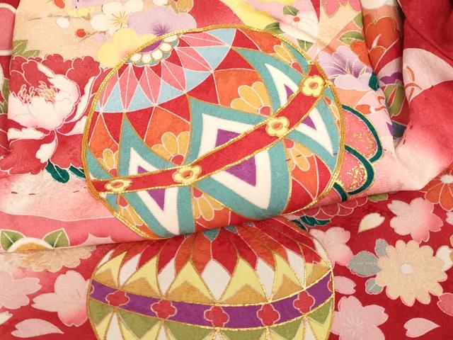 平和屋着物[]七五三 女の子 ３歳 祝着 三つ身 長襦袢（袷・半衿刺繍）セット 駒刺繍 花手毬文 暈し染め 金彩 逸品 AABI2875ja