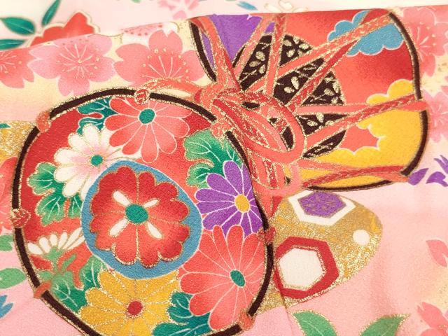 平和屋着物[]七五三　女の子　７歳　祝着　四つ身　長襦袢（単衣）セット　桜鼓文　暈し染め　金彩　未使用　AABI2900ja