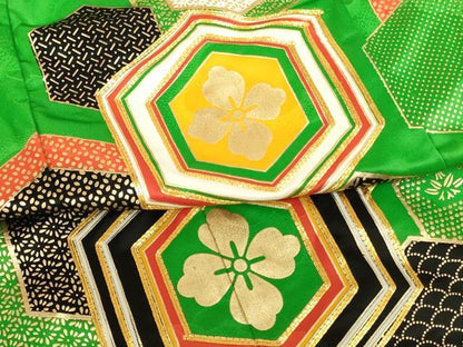 平和屋着物[]七五三　女の子　７歳　祝着　四つ身　駒刺繍　亀甲花文　金彩　洗える着物　AABI2905ja