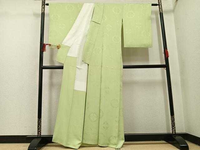平和屋着物●上質な色無地　双蝶地紋　若菜色　正絹　逸品　AABI2992ph