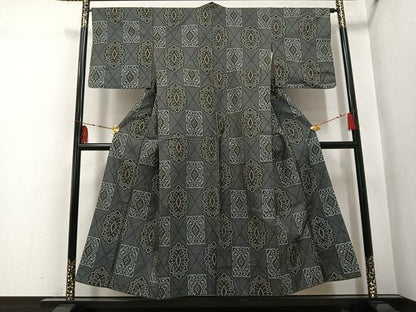 平和屋着物●本場村山大島紬　舞花文　正絹　逸品　AABI3020ph