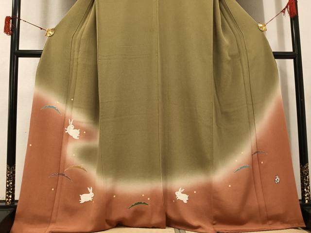 平和屋着物●人形作家・ホリヒロシ　訪問着　兎　暈し染め　金彩　鬼しぼ縮緬　正絹　逸品　AABI3110ph