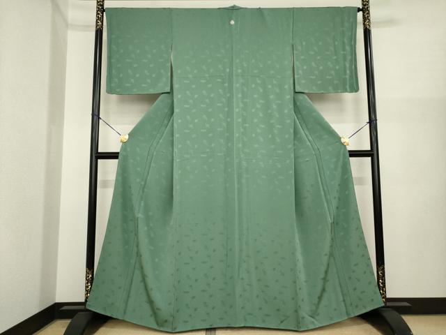 平和屋着物●上質な色無地　宝づく地紋　柳煤竹色　正絹　逸品　AABI3781ck