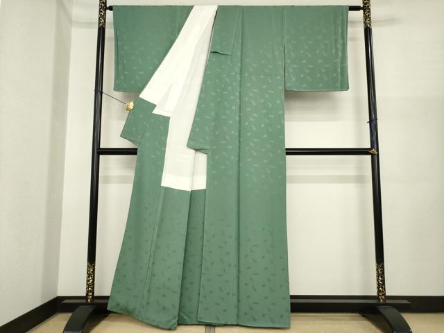 平和屋着物●上質な色無地　宝づく地紋　柳煤竹色　正絹　逸品　AABI3781ck