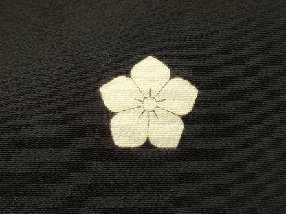 平和屋着物■豪華黒留袖 駒刺繍 孔雀花鼓文 金彩 正絹 逸品 AABI3951sx