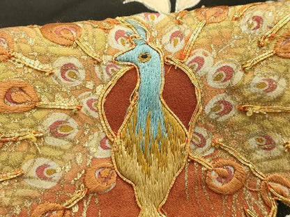 平和屋着物■豪華黒留袖　駒刺繍　手描き　孔雀花文　金彩　正絹　逸品　AABI3967sx