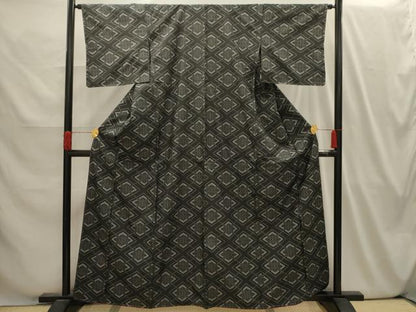 平和屋着物■本場村山大島紬　花菱文　黒地　正絹　逸品　AABI4026sx