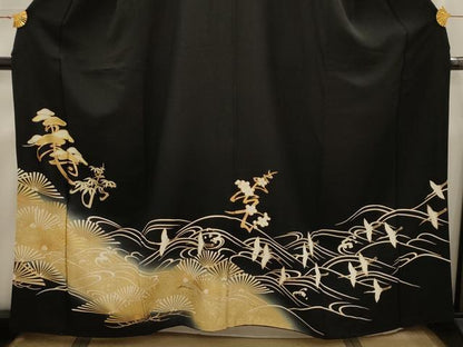 平和屋着物■豪華黒留袖　駒刺繍　松竹梅立波飛鶴文　暈し染め　金彩　正絹　逸品　AABI4212sx