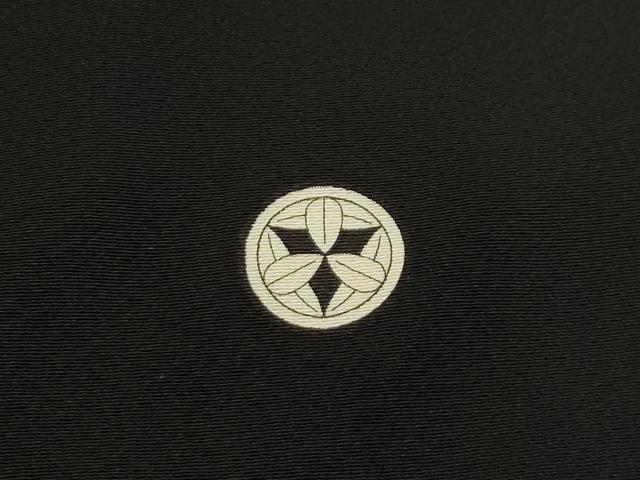 平和屋着物■豪華黒留袖　駒刺繍　松竹梅立波飛鶴文　暈し染め　金彩　正絹　逸品　AABI4212sx