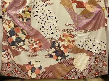 平和屋着物■紫綬褒章　巨匠『岩田専太郎』　振袖　駒刺繍　中国三大刺繍　相良刺繍　草花文　金彩　正絹　逸品　AABI4241sx