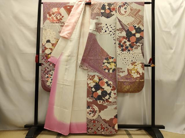 平和屋着物■紫綬褒章　巨匠『岩田専太郎』　振袖　駒刺繍　中国三大刺繍　相良刺繍　草花文　金彩　正絹　逸品　AABI4241sx