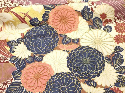 平和屋着物■紫綬褒章　巨匠『岩田専太郎』　振袖　駒刺繍　中国三大刺繍　相良刺繍　草花文　金彩　正絹　逸品　AABI4241sx