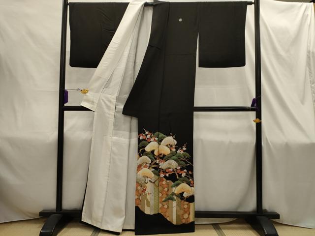 平和屋着物■豪華黒留袖 駒刺繍 梅松文 金銀彩 正絹 逸品 AABI4326sx