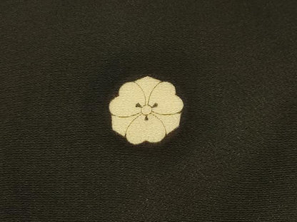 平和屋着物■豪華黒留袖　駒刺繍　草花文　金糸　正絹　逸品　AABI4373sx