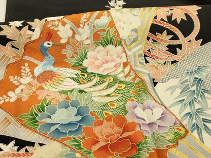 平和屋着物■豪華黒留袖　駒刺繍　松竹梅　扇面孔雀花文　金糸　金彩　正絹　逸品　AABI4390sx