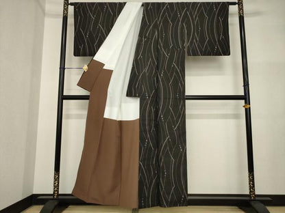 平和屋着物●本場大島紬　カタス7マルキ　幾何学文様　正絹　逸品　AABI4459ck