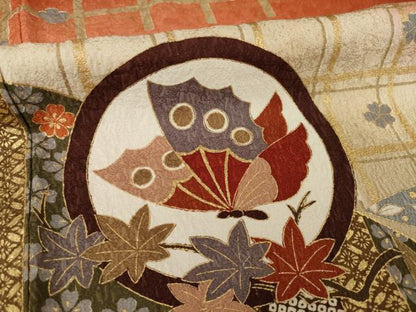 平和屋着物●豪華振袖　駒刺繍　花蝶丸文　金彩　正絹　逸品　AABI4465ck