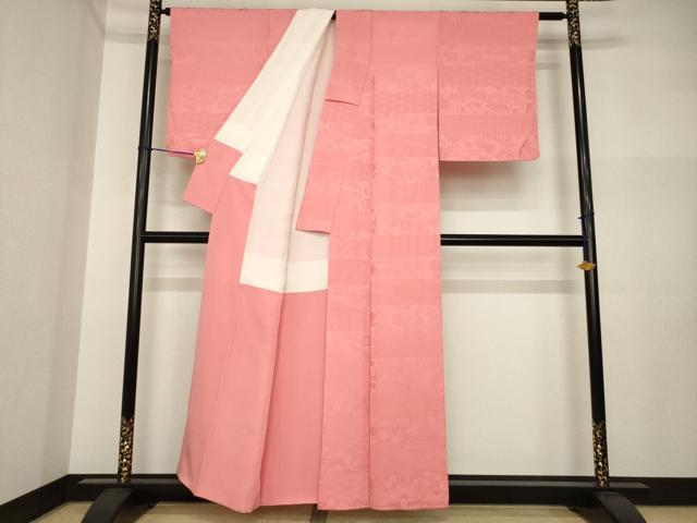 平和屋着物●上質な色無地　横段吉祥花地紋　甚三紅色　正絹　逸品　AABI4483ck