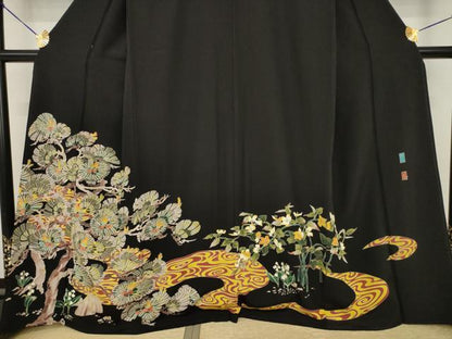 平和屋着物●本加賀友禅作家　室田眞人　黒留袖　流水松文　正絹　逸品　AABI4549ck