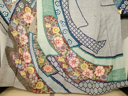 平和屋着物●豪華振袖　駒刺繍　花唐草文　金彩　正絹　逸品　AABI4551ck