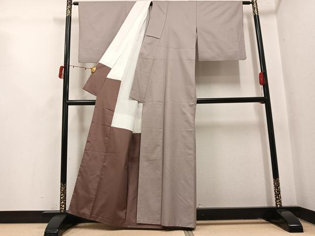 平和屋着物●上質な色無地　幾何学地紋　枯野色　正絹　逸品　AABI4810ph