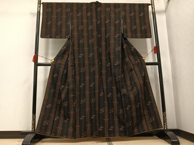 平和屋着物●国指定重要無形文化財　本場久米島紬　手織　正絹　逸品　AABI4836ph