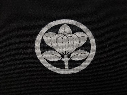 平和屋着物●創業460年・千總　黒留袖　刺繍　松竹梅檜扇草花文　金彩　三越扱い　正絹　逸品　AABI4840ph