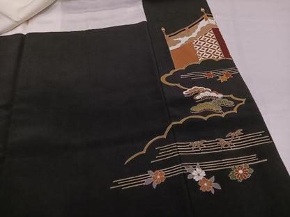 平和屋着物●創業460年・千總　黒留袖　刺繍　松竹梅檜扇草花文　金彩　三越扱い　正絹　逸品　AABI4840ph