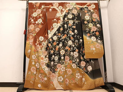 平和屋着物●豪華振袖　駒刺繍　枝花文　暈し染め　金彩　正絹　逸品　AABI4847ph