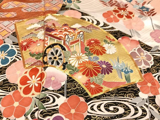 平和屋着物●豪華振袖　駒刺繍　地紙御所車貝桶花文　金彩　正絹　逸品　AABI4849ph