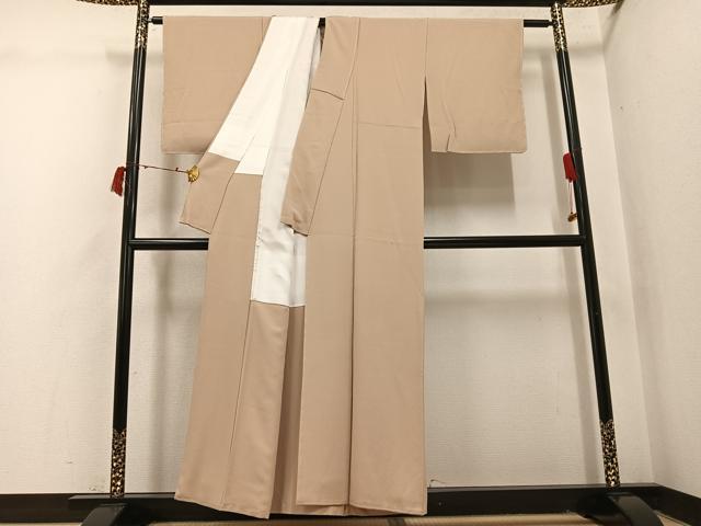 平和屋着物●本草木染作家　圓啓　色無地　丸亀屋　堅牢草木染　香色　高砂ちりめん　反端付き　正絹　逸品　未使用　AABI4893ph