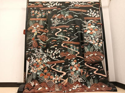 平和屋着物●豪華振袖　駒刺繍　松竹梅草花籬立波文　黒地　金彩　正絹　逸品　AABI4899ph