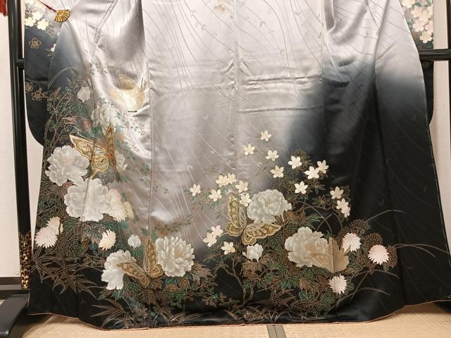 平和屋着物●豪華振袖　駒刺繍　花蝶文　暈し染め　金銀彩　正絹　逸品　AABI4935ph