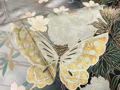 平和屋着物●豪華振袖　駒刺繍　花蝶文　暈し染め　金銀彩　正絹　逸品　AABI4935ph